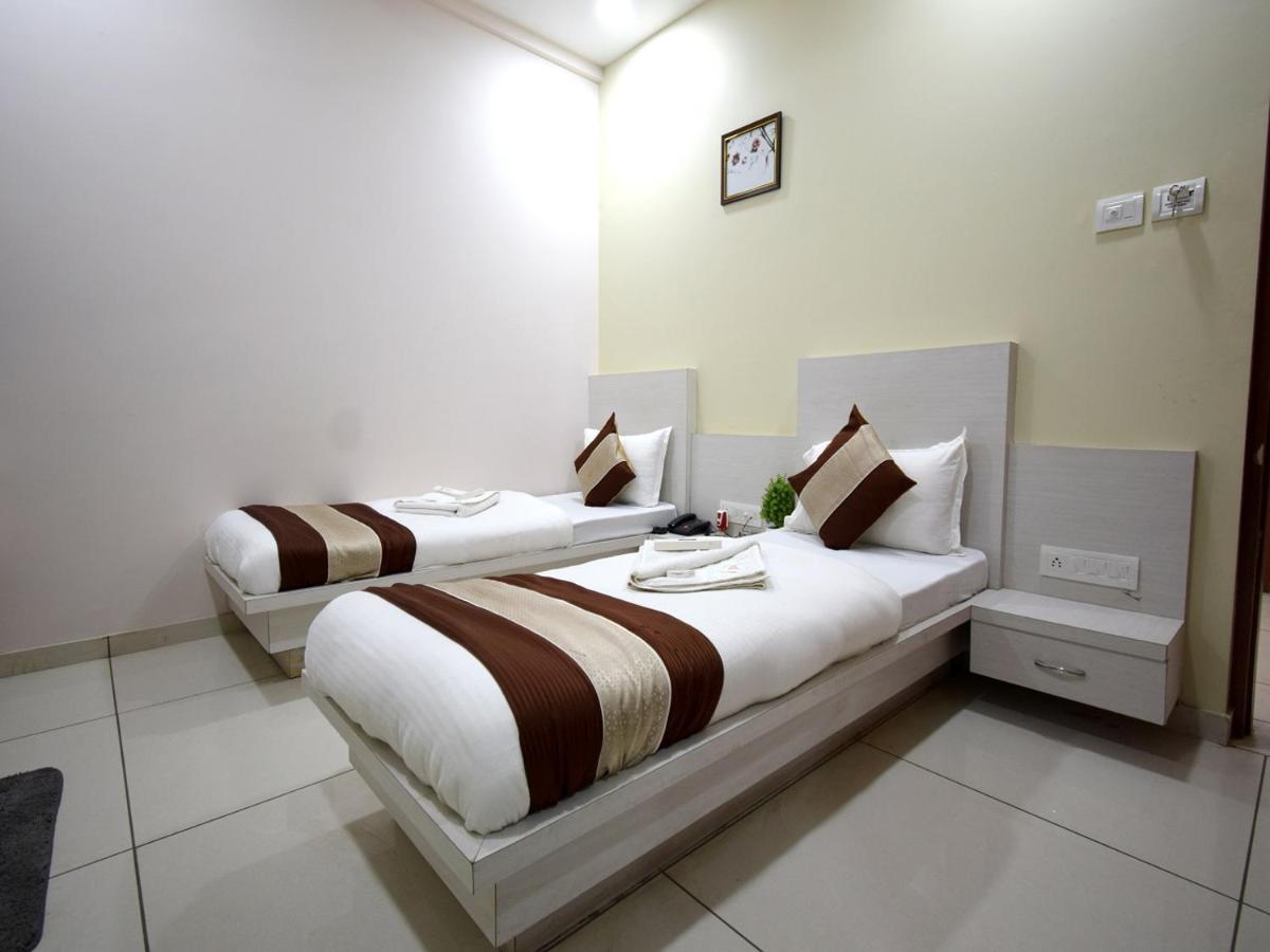 Hotel Embassy Kalol Bagian luar foto