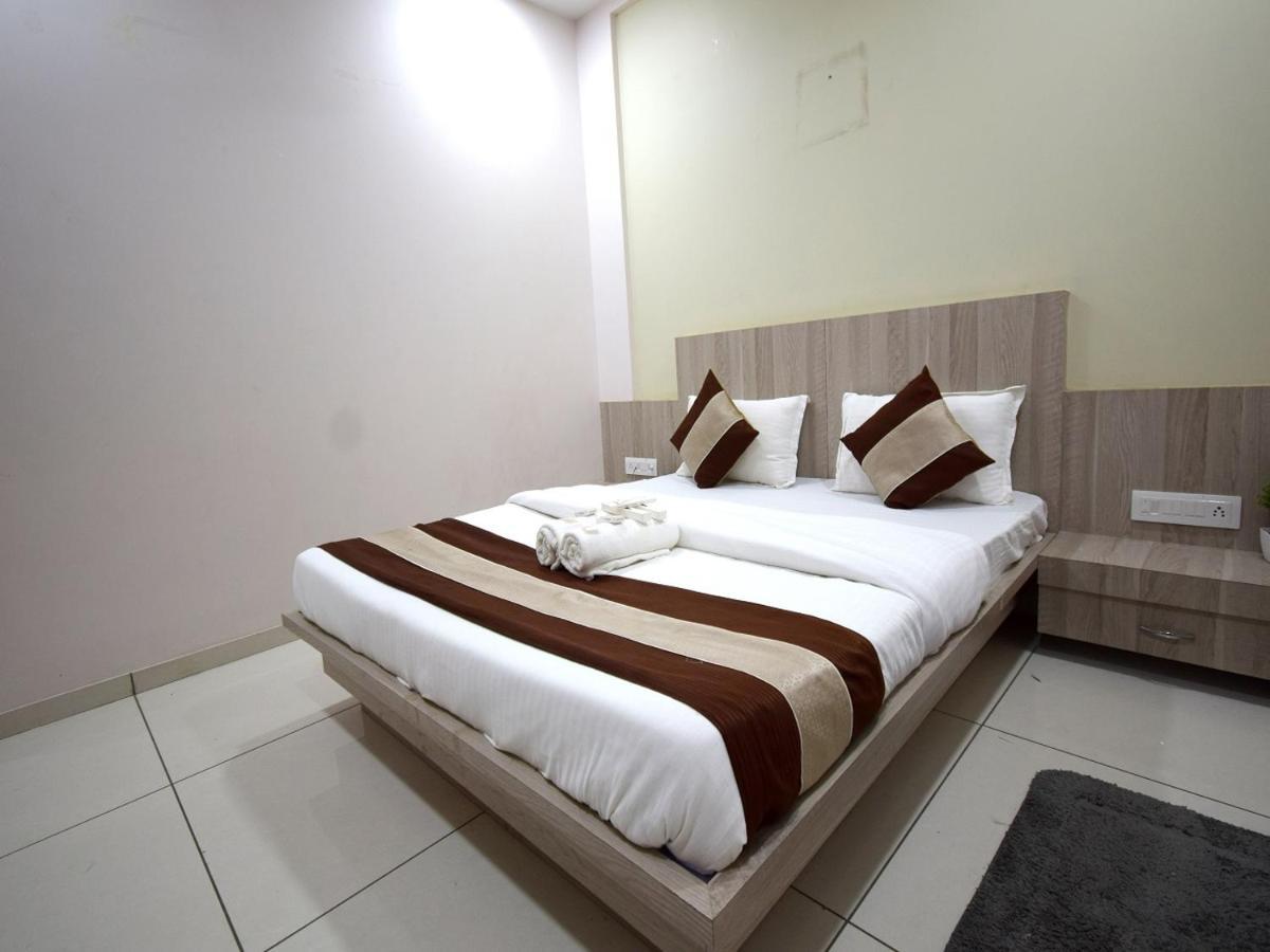 Hotel Embassy Kalol Bagian luar foto