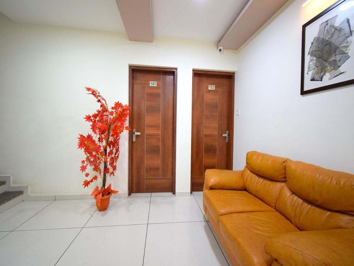 Hotel Embassy Kalol Bagian luar foto