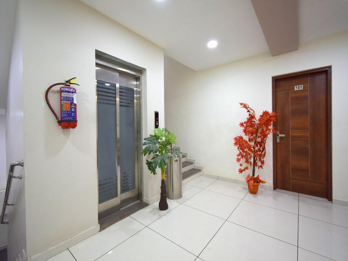 Hotel Embassy Kalol Bagian luar foto