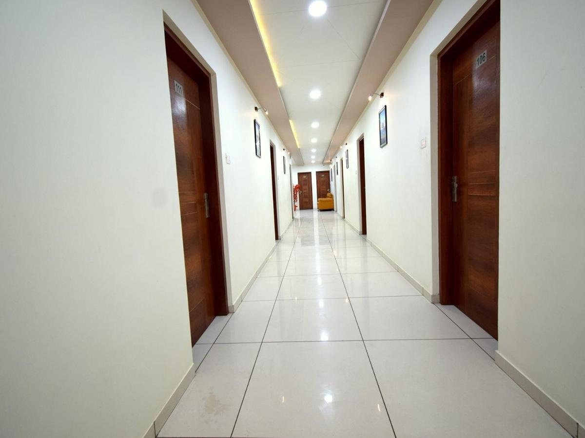 Hotel Embassy Kalol Bagian luar foto