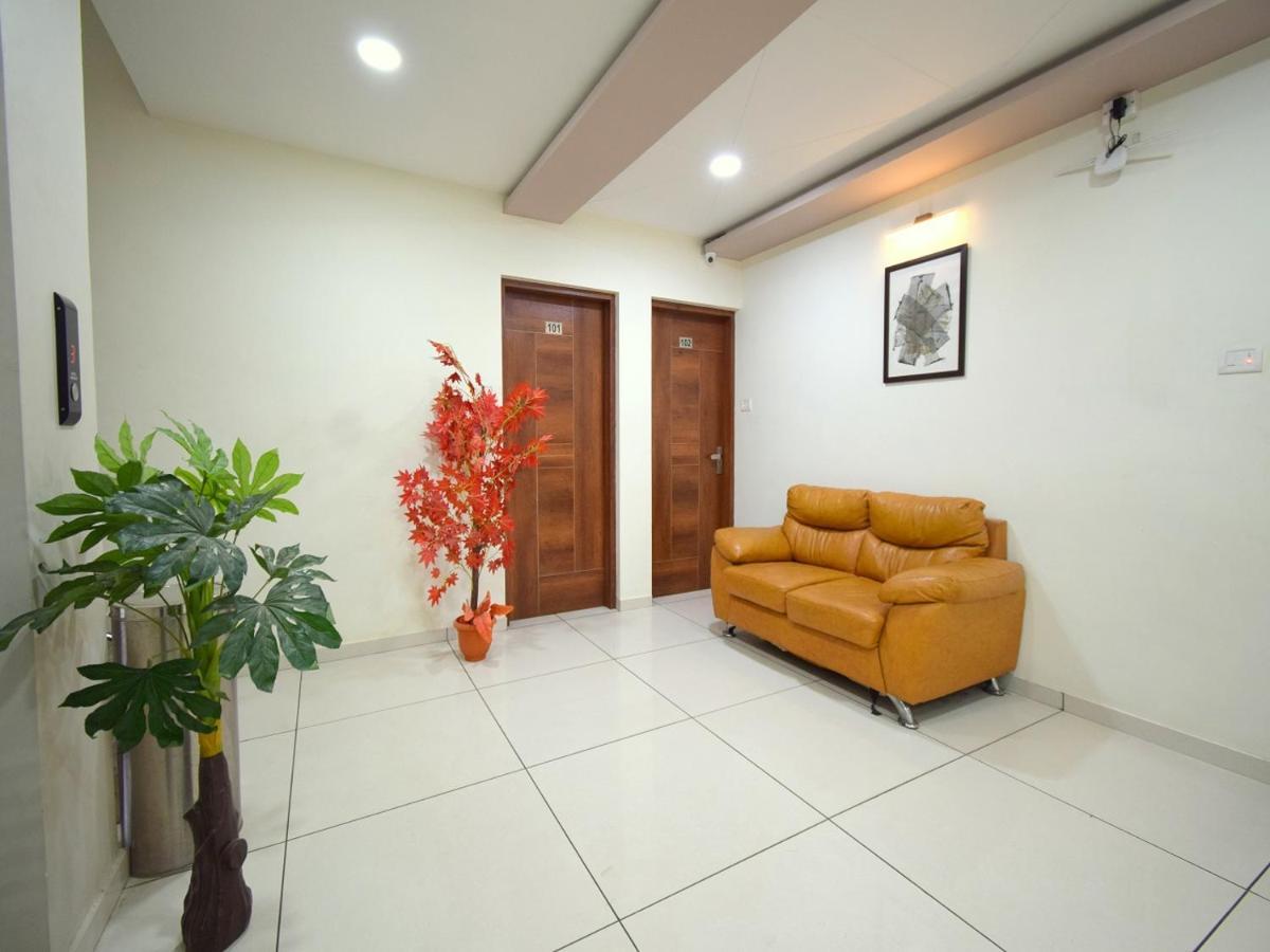 Hotel Embassy Kalol Bagian luar foto