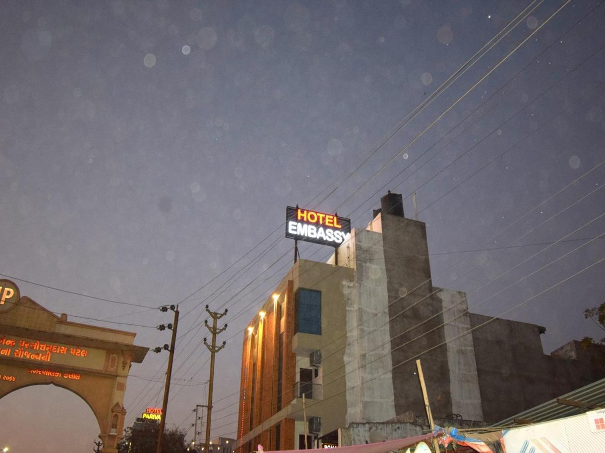 Hotel Embassy Kalol Bagian luar foto